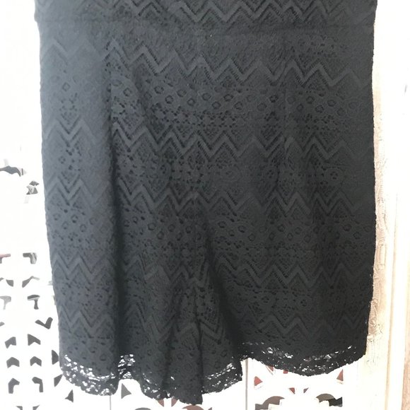 NEW Guess Dezzie Lace Short Romper Black Small - Picture 11 of 14